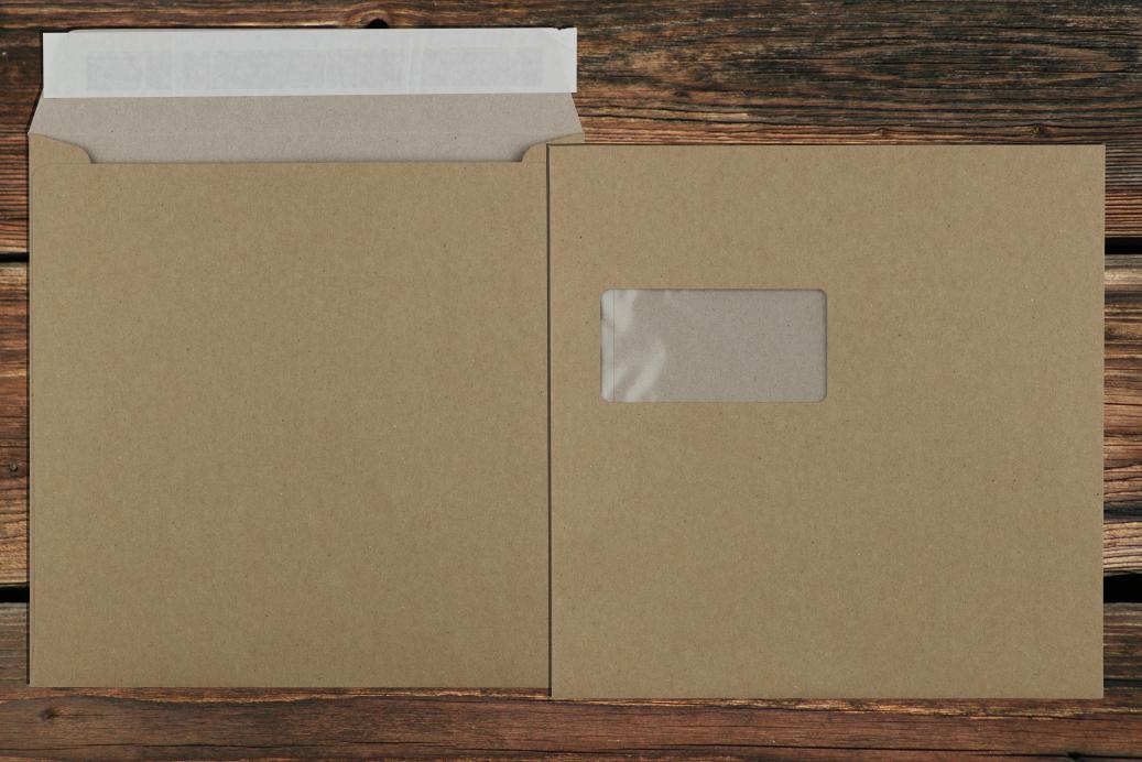 Briefhüllen mit Fenster 220x220 mm Haftklebend Recycling Braun 140 g/qm